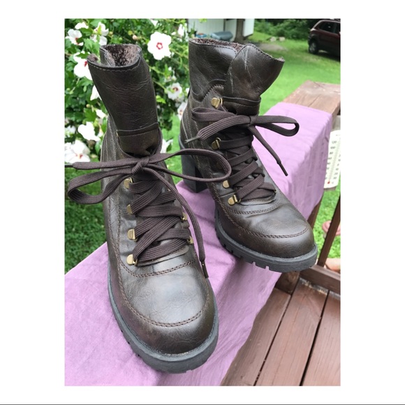 Relativity Shoes - 8 1/2 Relativity Heeled Boot